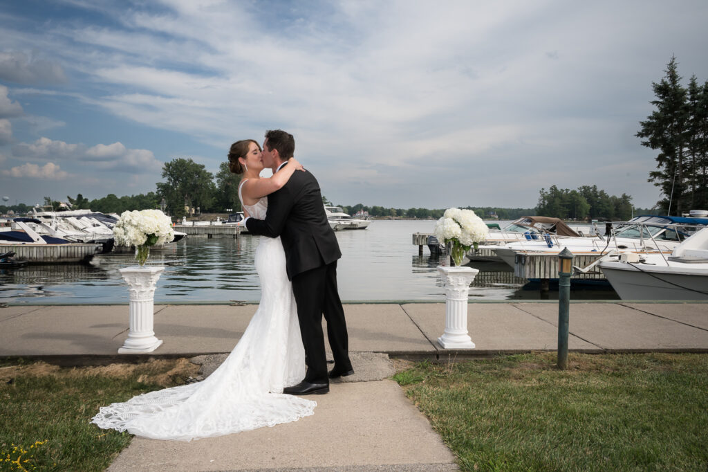 Thousand Islands Club destination wedding on Wellesley Island captured by photographers near Thousand Islands NY